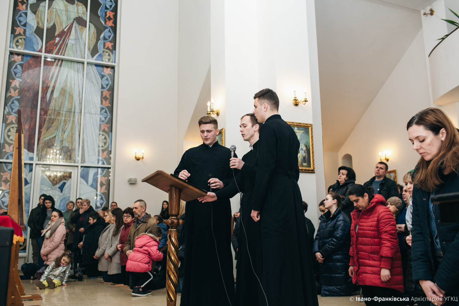 Франківські семінаристи проводять Хресні Дороги на парафіях Архієпархії