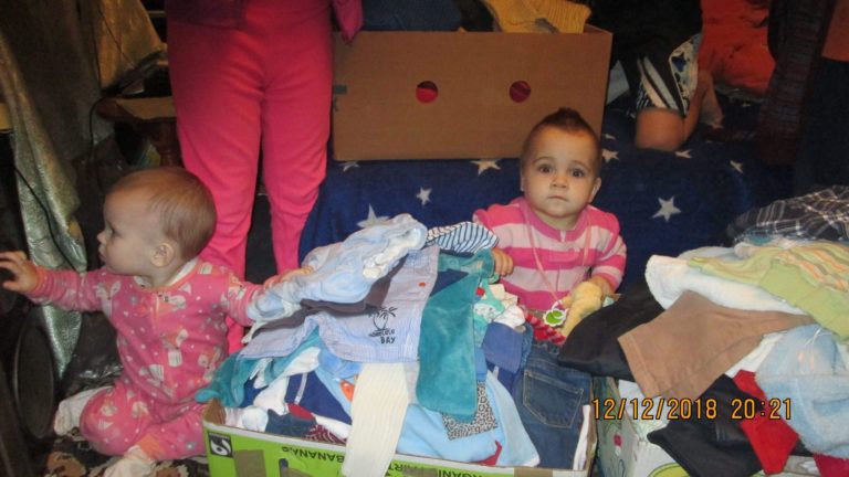 Греко-католики з Парижа передали подарунки сиротам в Україні