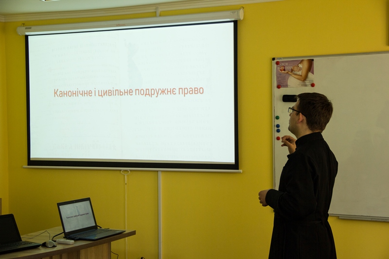 Інститут свв. Йоакима і Анни розпочав вишколи для викладачів Центрів передподужнього приготування