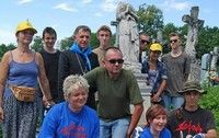 Школярі з Польші відновлюють старі цвинтарі