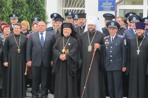 єпископ УГКЦ і УПЦ КП освятили основу скульптури Матері Божої