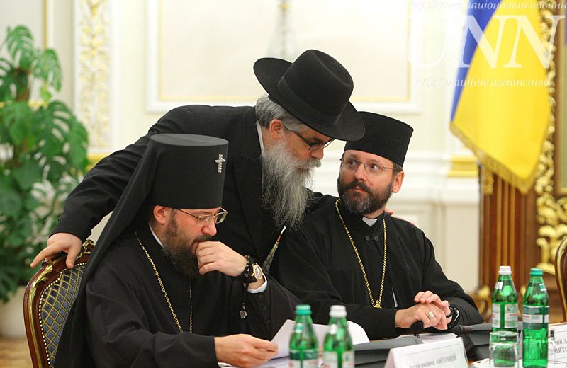 Круглий стіл - зустріч Президента В.Януковича і Першоієрархів українськиїх церков Круглий стіл - зустріч Президента В.Януковича і Першоієрархів українськиїх церков