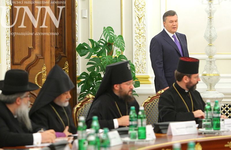 Круглий стіл - зустріч Президента В.Януковича і Першоієрархів українськиїх церков Круглий стіл - зустріч Президента В.Януковича і Першоієрархів українськиїх церков