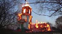 Грабіжники вкрали старовинні ікони і підпалили церкву