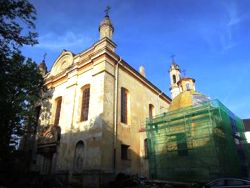 У Вільнюсі розпочалися роботи з відновлення (тут назва монастиря)