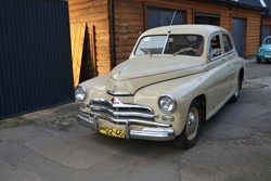 Роздано приватну колекцію ретроавтомобілів покійного Владики Миколая Сімкайла