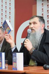 Книгу, що спонукає до читання Біблії  представив у Львові Владика Венедикт (Алексійчук)