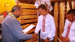 Капелан УГКЦ побудував та освятив каплицю в зоні АТО.(ФОТО)