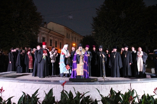 Чернівці: відбулася міжконфесійна молитва за мир в Україні.(ФОТО)