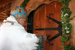 На Жовківщині урочисто відзначили повернення стародавнього іконостасу.(ФОТО)