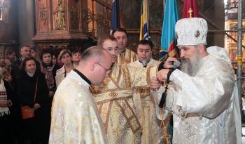 Головний капелан Львівської Архиєпархії УГКЦ отримав відзнаку синкела – нагрудний хрест з прикрасами