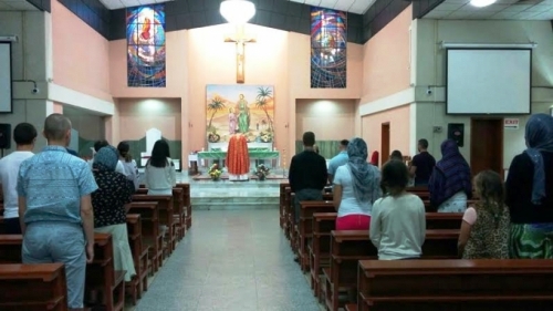 Першу Літургію у столиці ОАЕ відслужив священик УГКЦ.(ФОТО)