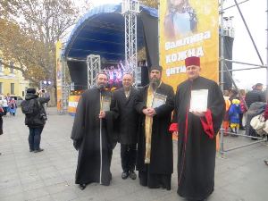 Одеса: представники місцевих релігійних громад молилися за дітей-сиріт.(ФОТО)