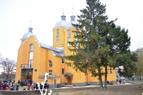 В Отинії освятили новозбудований Деканальний храм Зіслання Святого Духа УГКЦ.(ФОТО)