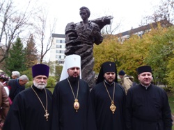Пам'ятник Тарасові Шевченку відкрили та освятили у Ризі.(ФОТО)