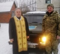 Дрогобицькі волонтери передали автомобіль на потреби військовослужбовців
