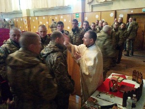 Капелани молились Святу Літургію та колядували разом із солдатами