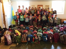 Понад 200 дітей, батьки яких воюють в АТО, отримають подарунки від своїх однолітків з усього світу