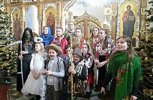 На Львівщині для дітей зі Сходу колядував вертеп Карітасу
