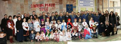 Різдвяна коляда у військовому госпіталі.(ФОТО) Різдвяна коляда у військовому госпіталі.(ФОТО)