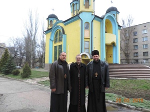 Парафії УГКЦ на Донбасі відвідав Апостольський Нунцій.(ФОТО)