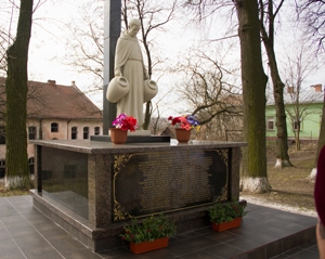 Фігуру св. Мойсея Мурина, як знаки боротьби з алкогольною залежністю, освятили на Львівщині.(ФОТО)