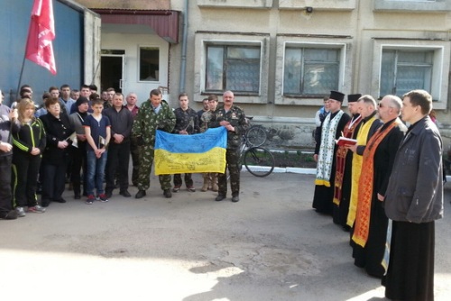 Греко-католики з Тернопілля передали допомогу воїнам АТО.(ФОТО)