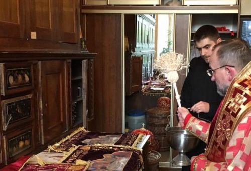 Плащаниці в зону АТО освятив Митрополит Львівський УГКЦ.(ФОТО)