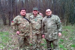 Священики та вірні УГКЦ пожертвували на потреби АТО буса.(ФОТО)