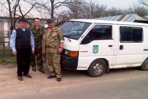 Священики та вірні УГКЦ пожертвували на потреби АТО буса.(ФОТО)