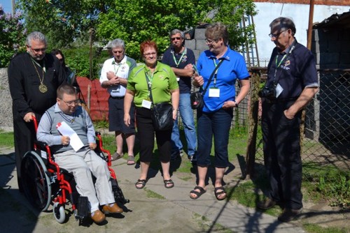 Для українців з особливими потребами Канадські благодійники передали інвалідні візки