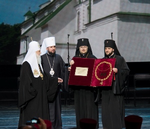 У Києві відбулись урочисті з нагоди ювілею - 50-ліття служіння Патріарха Філарета.(ФОТО) У Києві відбулись урочисті з нагоди ювілею - 50-ліття служіння Патріарха Філарета.(ФОТО)