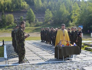 На горі Маківка капелан УГКЦ відслужив Літургію за загиблими січовиками