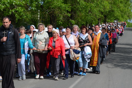 Відбулася ІХ-та піша проща християнського руху-спільноти «Матері в молитві» до Зарваниці.(ФОТО)