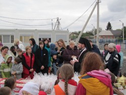 Великдень у містечку для вимушених переселенців.(ФОТО)