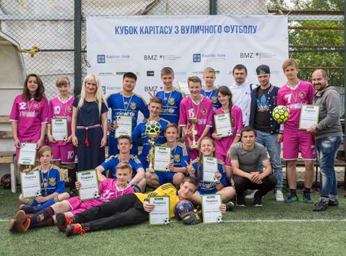 БФ «Карітас Київ» провів всеукраїнський чемпіонат з вуличного футболу для дітей.(ФОТО) БФ «Карітас Київ» провів всеукраїнський чемпіонат з вуличного футболу для дітей.(ФОТО)