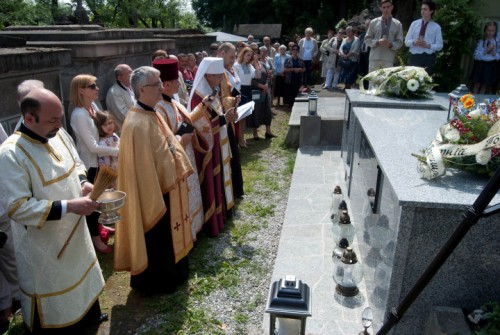 Перемишль: відновлену гробницю видатної письменниці, поетеси, громадської діячки Уляни Кравченко Перемишль: відновлену гробницю видатної письменниці, поетеси, громадської діячки Уляни Кравченко