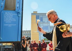 Інженерів УКУ нагородили грамотами за виготовлення мобільного прально-банного комплексу.(ФОТО)