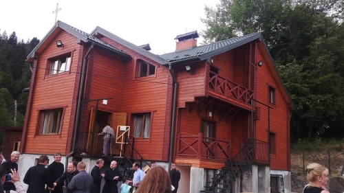 В Карпатах відбулось освячення реколекційно-відпочинкового будинку св. Домініка Савіо.(ФОТО) В Карпатах відбулось освячення реколекційно-відпочинкового будинку св. Домініка Савіо.(ФОТО)