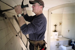 Відновлюючи стару церкву, хворий на рак отримав зцілення(ФОТО,ВІДЕО)