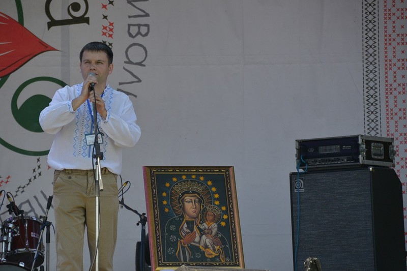 У Чернівцях відбулось відкриття дев’ятого етнодуховного фестивалю “Обнова-фест”