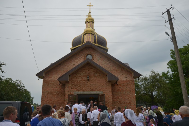 На Прикарпатті освячено новий храм свв. Верховних апостолів Петра і Павла УГКЦ 
