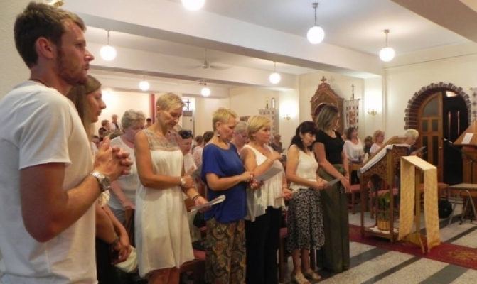 Обряд відновлення хресних обіцянок провели для українців у Греції