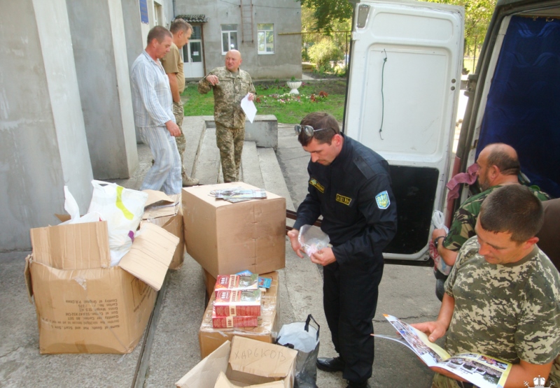 Капелани з Прикарпаття передали військовослужбовцям та місцевим жителям східних регіонів гуманітарну допомогу