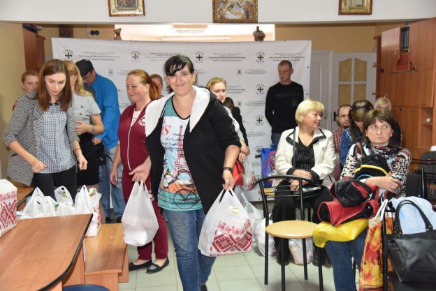 На Хмельниччині понад 30 родин взяли участь в благодійній акції «Карітас – родинам з дітьми»