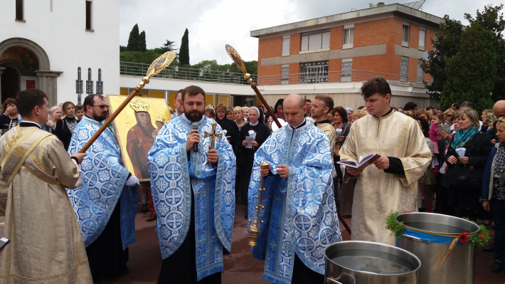 Тисячі українських заробітчан Італії об’єднує у молитві за Україну Зарваницька чудотворна ікона