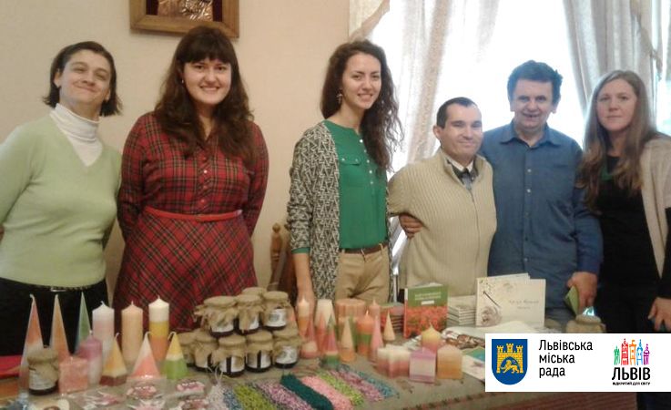У Львові триває благодійна виставка робіт учасників ГО «Лярш-Ковчег»