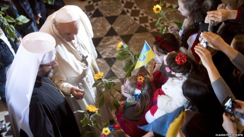 Святіший Отець Франциск під час зустрічі з українцями в греко-католицькому соборі Св. Софії в Римі: 