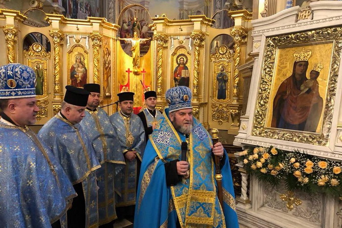 До архикатедрального собору Тернополя прибула Чудотворна Зарваницька ікона