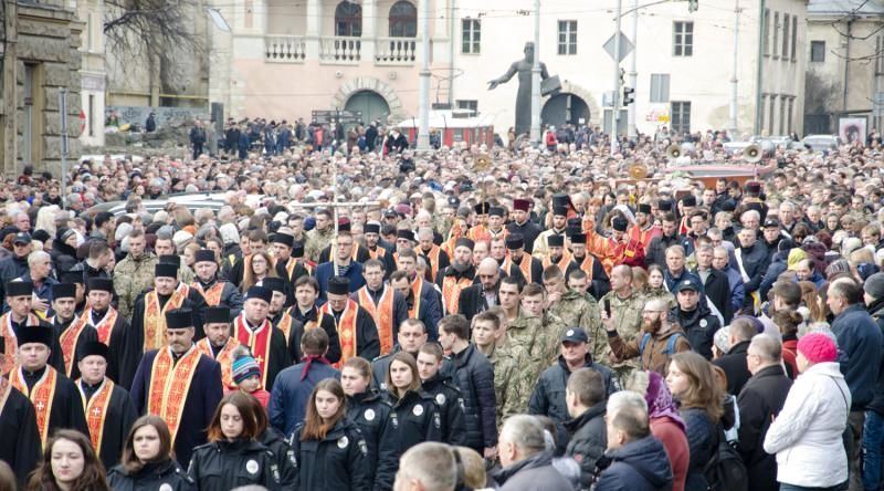 Відбулась традиційна Хресна Дорога вулицями Львова (ВІДЕО) Відбулась традиційна Хресна Дорога вулицями Львова (ВІДЕО)